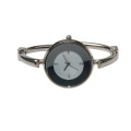 Montre-bracelet de bracelet de montre en métal d&#39;alliage de dame d&#39;or de mode du japon